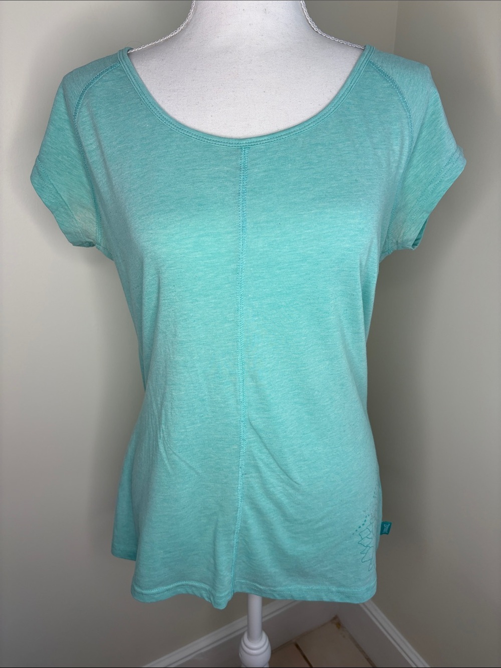 Everlast Mint Green Scoop Neck Performance Wear Short Sleeve Tee. Large